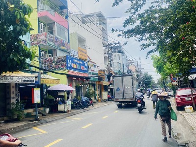 Mặt tiền đường 20m    3p aeon mall   2 tầng   88m  ngang 5.6   nhỉnh 15 3