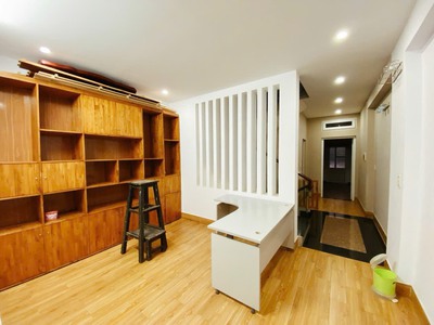 Cho thuê nhà khu phân lô Văn Cao, 4 ngủ khép kín 90m2 . 5