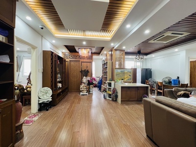 Chung cư 335 cầu giấy dt 125m 3 ngủ 2 ban công,nhà đẹp gia chỉ 9,2 tỷ-73 tr/m2 0