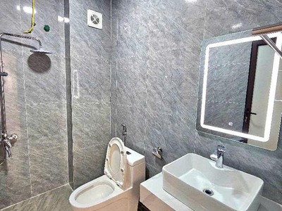  bán nhà phúc lợi   thông số đẹp  35m2. mt: 5m -oto 4 chỗ đỗ cửa   full nội thất   chỉ việc về ở 3