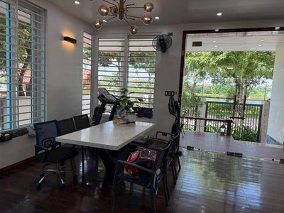 Cho thuê căn biệt thự View hồ khu Đông Nam Cường, TP HD, 240m2, 3 tầng, 4 ngủ, giá hợp lý 1