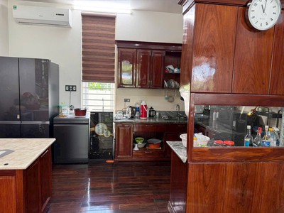 Cho thuê căn biệt thự View hồ khu Đông Nam Cường, TP HD, 240m2, 3 tầng, 4 ngủ, giá hợp lý 5