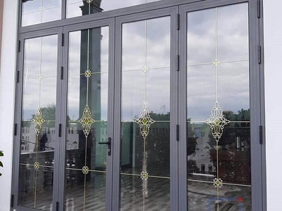 Cửa đi mở quay Xingfa màu đen Bền bỉ và an toàn 0