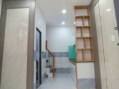 Bán 1 căn nhà giá chỉ 650 triệu 1 lầu rất đẹp và sang trọng có 2pn TCH Q12 0