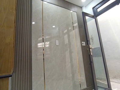 Bán 1 căn nhà giá chỉ 650 triệu 1 lầu rất đẹp và sang trọng có 2pn TCH Q12 1