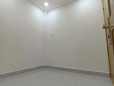 Bán 1 căn nhà giá chỉ 650 triệu 1 lầu rất đẹp và sang trọng có 2pn TCH Q12 3