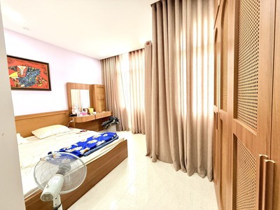 Bán nhà thủ đức, linh đông, đường số 24. dt 52m2, 4 tầng, 4pn, sh, giá 6.68 tỷ. 3