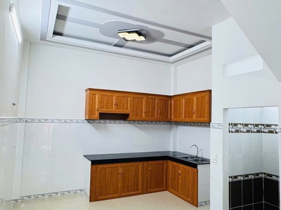 Nhà đẹp kinh doanh   hẻm 8m thông   huỳnh thiện lộc -tân phú   dt  4 10    2 tầng btct   giá chỉ 1