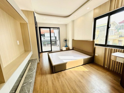 bán nhà hoàng mai- lô góc - ô tô - kinh doanh thông tứ phía : 37m 5 tầng 8.95 tỷ thương 1