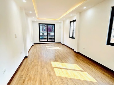 bán nhà hoàng mai- lô góc - ô tô - kinh doanh thông tứ phía : 37m 5 tầng 8.95 tỷ thương 3