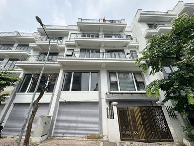Chuyển công tác bán 82,7m2 Shophouse Metropolitan, Gia Lâm. Vị trí đẹp, giữa trung tâm vùng lõi 2