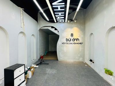 Cho thuê nhà mặt đường Trần Nguyên Hãn  gần trường Y  - vỉa hè siêu rộng - giá tốt 18 tr/tháng 0