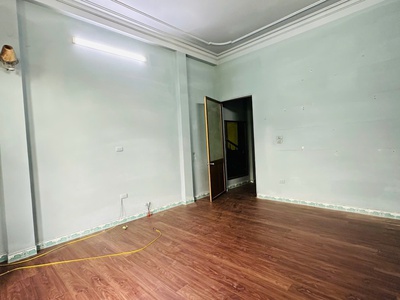 Cho thuê nhà mặt đường Trần Nguyên Hãn  gần trường Y  - vỉa hè siêu rộng - giá tốt 18 tr/tháng 3