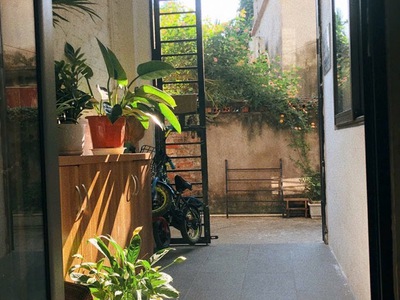 Bán nhà 2t ngọc thuỵ, nhà đẹp 46m x 4m ở luôn, oto tránh ngay cổng. chỉ nhỉnh 5 tỷ còn tl. lh 3