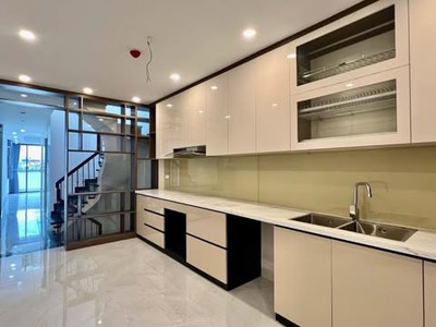 Ngõ to như phố - nội thất vip - vỉa hè đá bóng kinh doanh sầm uất - 7 tầng thang máy - hệ thống 2