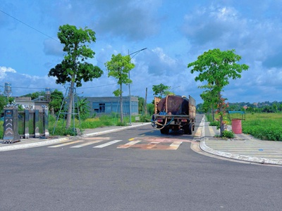 Chủ kẹt tiền cần bán gấp lô 105m2 đất đường số 28, gần vòng xoay Hòa Long. 0