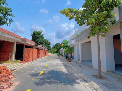 Chủ kẹt tiền cần bán gấp lô 105m2 đất đường số 28, gần vòng xoay Hòa Long. 1