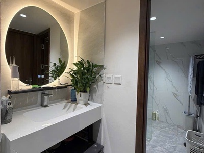 Tập thể chùa láng 65m 2 ngủ 4,86 tỷ,ô tô đỗ chân cầu thang,nhà đẹp,full nội thất 3