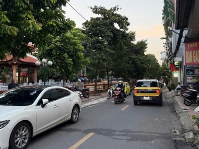  bán đất tặng nhà 1 tầng mặt phố ô cách   40m    mt 4,2m   mặt phố kinh doanh   sổ nở hậu   gần 2