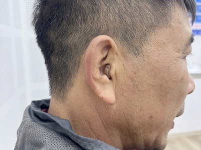 Máy trợ thính Prompt CIC nhỏ gọn trong tai, mạnh mẽ trong từng âm thanh 3