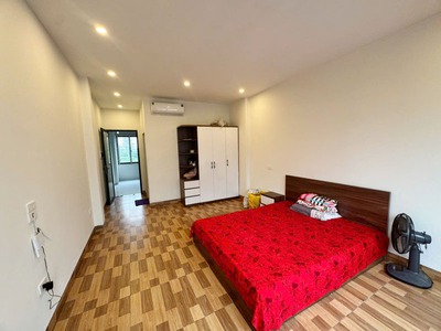 Cần bán 45m2 nhà 5 tầng đường ô tô tránh, trong ngõ 44 Đức Giang - Gần trường học các cấp, chợ 5