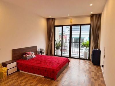 Cần bán 45m2 nhà 5 tầng đường ô tô tránh, trong ngõ 44 Đức Giang - Gần trường học các cấp, chợ 6