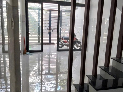 Cho thuê nhà hẻm xe hơi đường Tam Bình- T.P THỦ ĐỨC. 3 tẦNG CÓ 4PN 3WC SD 200M2 GIÁ 12TR/THÁNG. 1