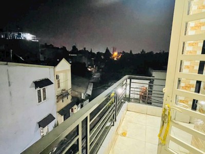 Cho thuê nhà 1T2L góc 2MT hẻm xe hơi gần Phạm Văn Đồng P. Linh Tây Thủ Đức. Có 2pn 2wc giá 7tr. 1