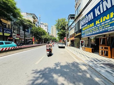 Mặt Tiền 6M Mặt Phố Lạc Long Quân 32 Tỷ Vuông  vỉa hè rộng 0