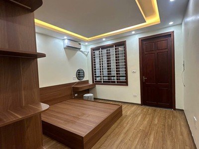 Bán nhà 5 tầng ngọc thụy   long biên  33m    mt 3.8m   ở ngay   giá 8.x tỷ 0