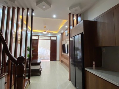 Bán nhà 5 tầng ngọc thụy   long biên  33m    mt 3.8m   ở ngay   giá 8.x tỷ 1