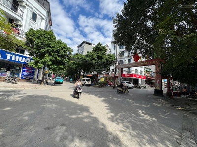 Bán đất đẹp tại xuân đỉnh, lô góc 2 thoáng, oto thông, nhỉnh 7 tỷ 2