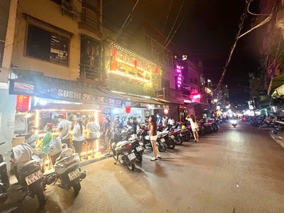 Mặt tiền đường khu phố ẩm thực nhật - kinh doanh sushi, giáp quận 1 - nguyễn công trứ - cho thuê 1
