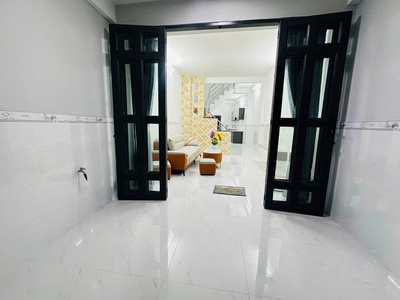 Nhà hẻm xe hơi đổ cửa - gần chợ bà chiểu - giáp quận 1 - 3 tầng - 41m2 - 3.5x16 - tặng toàn bộ 1