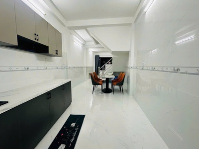 Nhà hẻm xe hơi đổ cửa - gần chợ bà chiểu - giáp quận 1 - 3 tầng - 41m2 - 3.5x16 - tặng toàn bộ 2