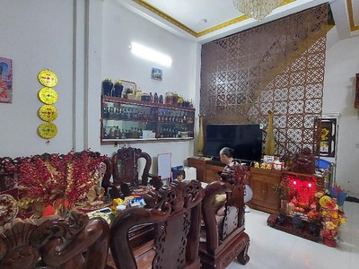 Mặt tiền phạm hùng ngang 6m cách ngã 4 nguyễn văn linh 168m kinh doanh sầm uất 18.5 tỷ 0