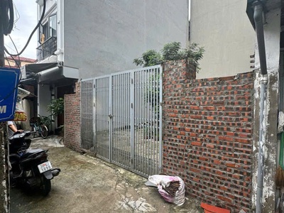 Mảnh đất thổ cư, sổ đỏ chính chủ ở ngõ 896 nguyễn khoái 0