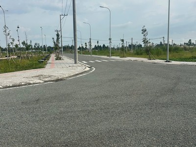 Đất đẹp   giá tốt    chính chủ cần bán nền gốc e4-01, đường số 2 khu tái định cư mái dầm 3