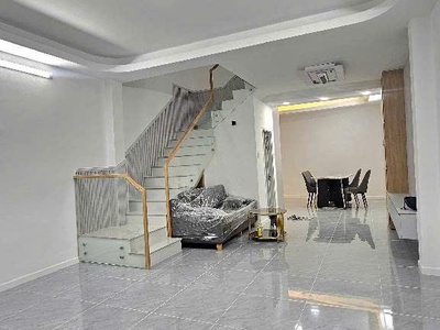 Nhà đẹp ngay trung tâm quận 7 gần các trục đường chính 1