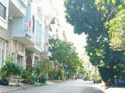 Bán biệt thự wew công viên quận 7 , 3 lầu , ngang 10m vừa giảm 4 tỷ chỉ còn 16 tỷ 2