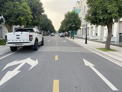 Cần bán 150m2 biệt thự 3,5 tầng Sao Biển 10 - Vin Gia Lâm. Gần biển hồ Ngọc Trai   Biển hồ Nước Mặn 3