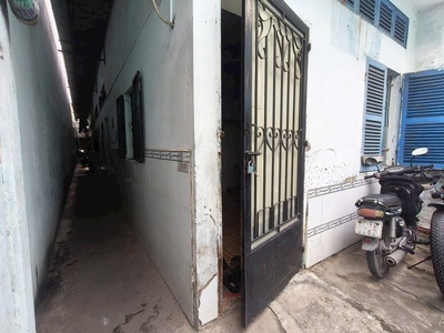 Nhà mặt tiền đường 147 Hiệp phú DT 100m, cấp 4 khu vip 2