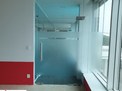 Xu hướng thiết kế cửa kính văn phòng tối giản đang lên ngôi 0