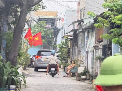 Nhà đúc kiên cố 1 lầu 4mx15m có 3PN đường 4m ô tô thông lâm thị hố TCH Q12 0