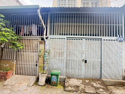 Nhà đúc kiên cố 1 lầu 4mx15m có 3PN đường 4m ô tô thông lâm thị hố TCH Q12 2