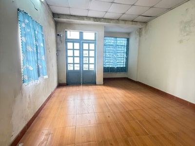 Nhà đúc kiên cố 1 lầu 4mx15m có 3PN đường 4m ô tô thông lâm thị hố TCH Q12 4