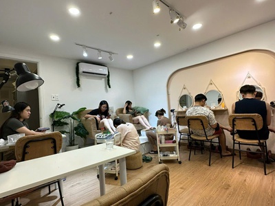 Sang tiệm nail gội khu phan xích long 1