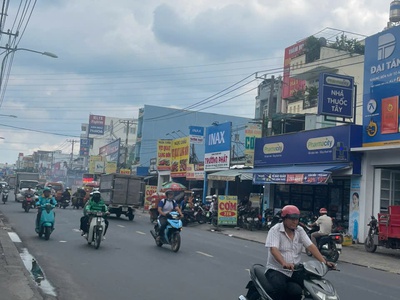 Bán nhà mặt tiền 10x36m giá 26,8 tỷ đường nguyễn ảnh thủ 1