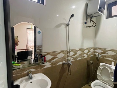 Cho thuê nhà khu phân lô Văn Cao, 5 phòng ngủ full nội thất. 1