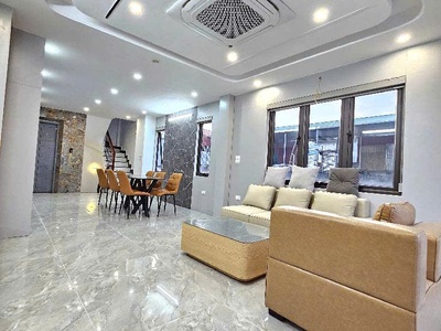 Bán nhà bát khối . 52m, nhà 6 tầng có thang máy. ngõ ô tô tải. vị trí trung tâm, nhiều tiện ích. 4